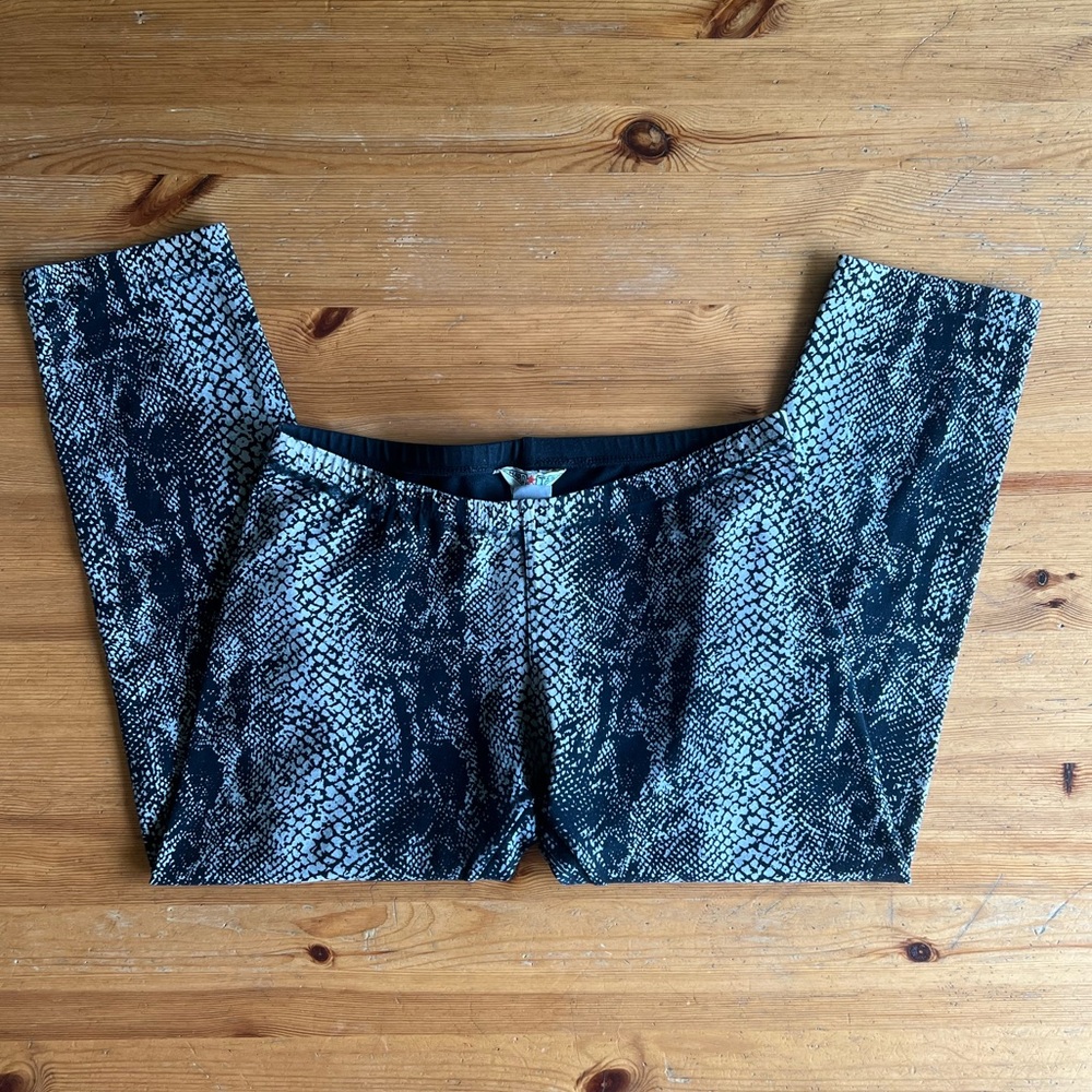 Hard Tail Forever Snake Print Capri Leggings